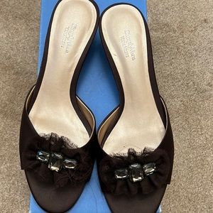 Vera Wang kitten heels